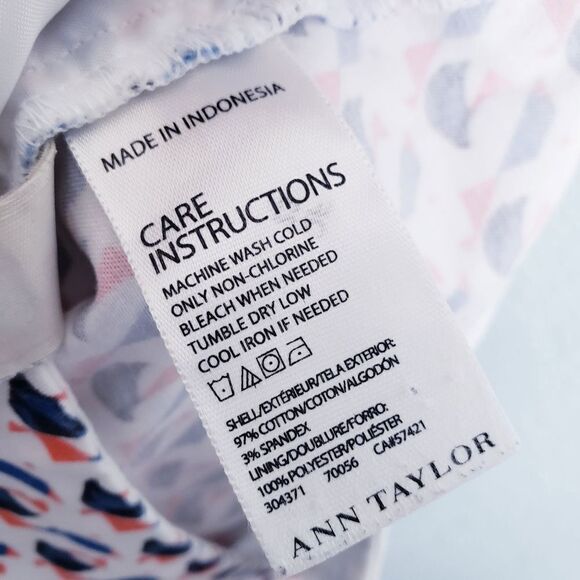 Ann‎ Taylor - Picture 7 of 7